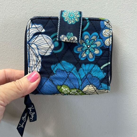 Vera Bradley Mod Floral Blue Square Wallet - Picture 1 of 4